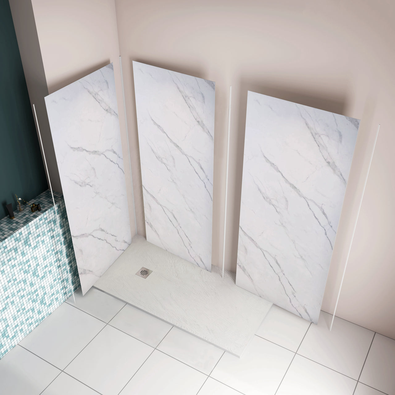 Pannello doccia angolare H.210 cm, realizzato in alluminio da 3 mm con finitura bianco Alba, adatto al rivestimento delle pareti del bagno.