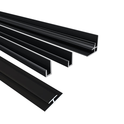 Pannello doccia angolare H.210 cm, disponibile in più misure, realizzato in alluminio da 3 mm con finitura nero opaco, adatto per l'arredo delle pareti del bagno.